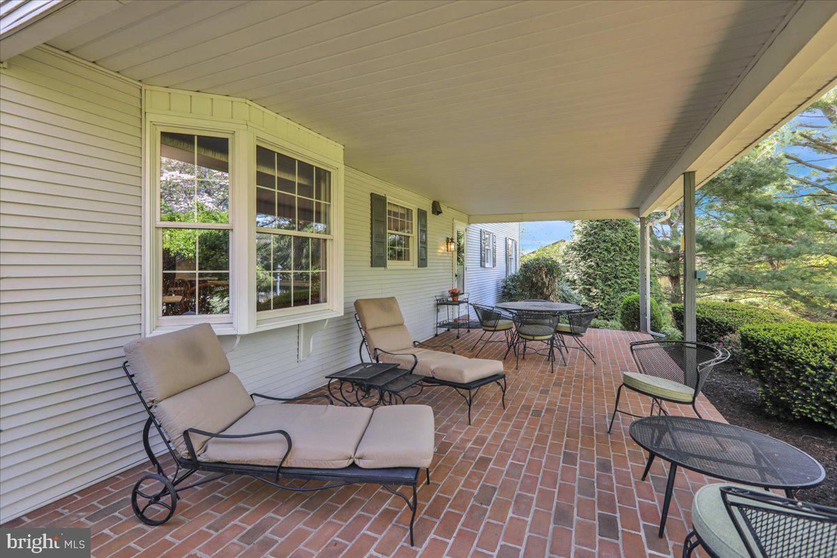 22 Lisa Road Sinking Spring, PA 19608 - Photo 7 of 60