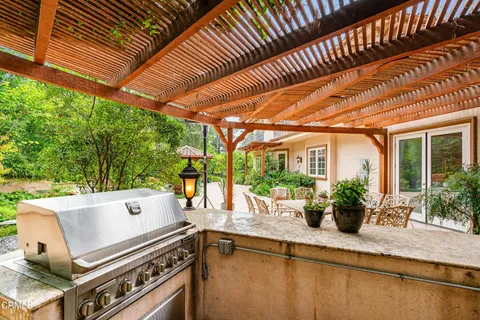 $4,897,000 | 1737 Fairmount Avenue, La Canada Flintridge, CA 91011