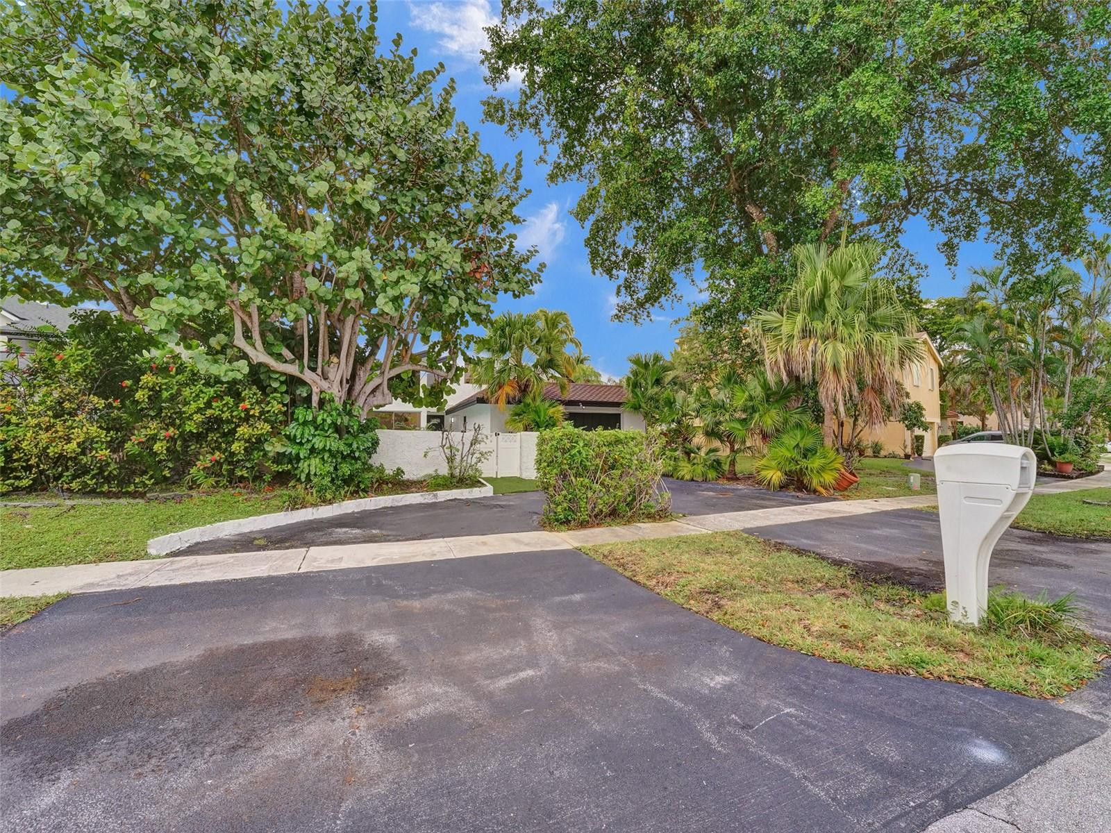 641 Mockingbird Lane Plantation, FL 33324 - Photo 41 of 46 Photo 41