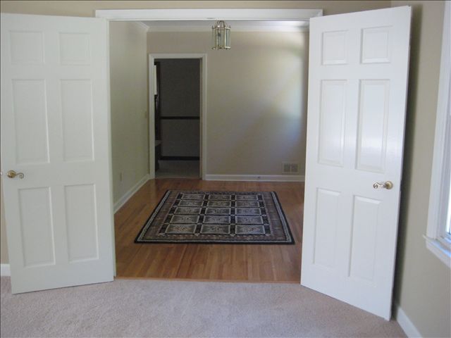 401 Huntington Road Greenville, SC 29615 - Photo 7 of 23