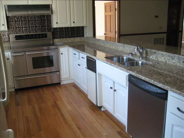 401 Huntington Road Greenville, SC 29615 - Photo 10 of 23