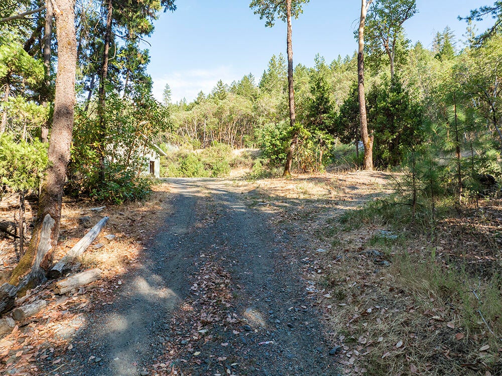 12959 Water Gap Road Williams, OR 97544 - Photo 42 of 51 45