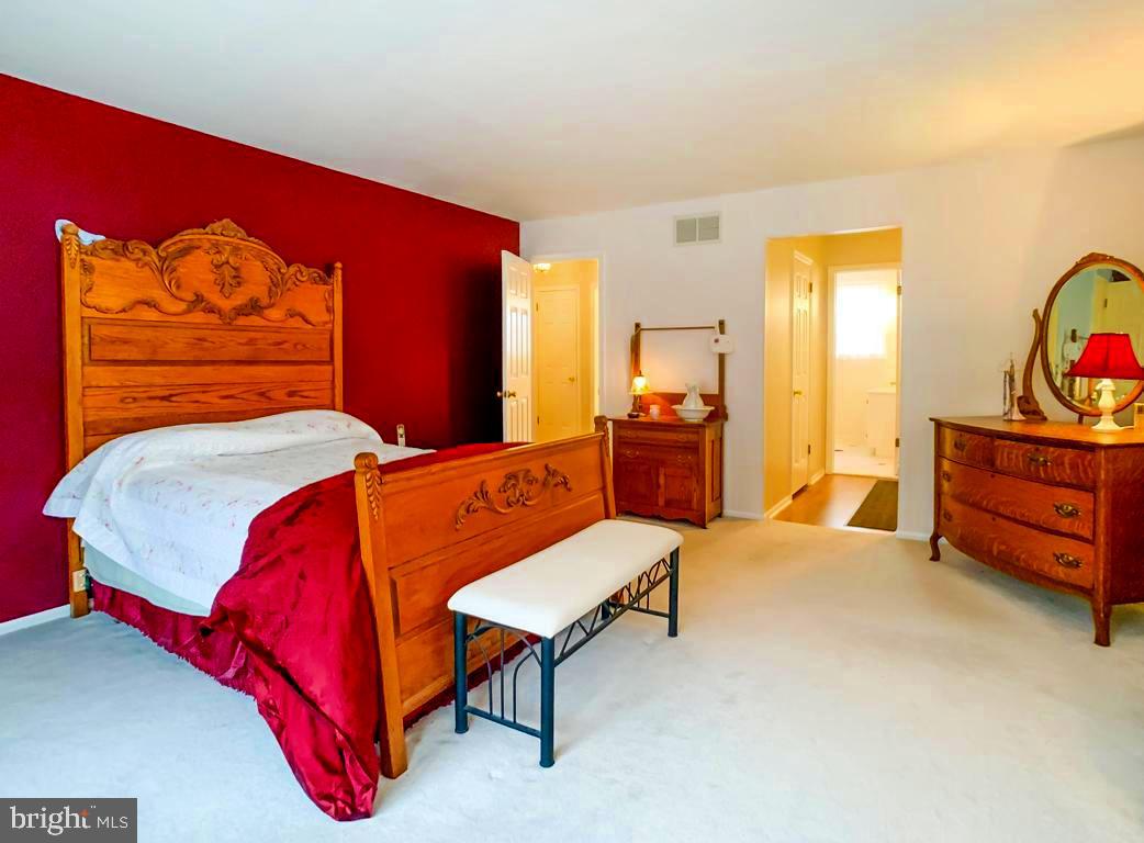 1050 Plowshare Road Blue Bell, PA 19422 - Photo 15 of 28 Primary Bedroom