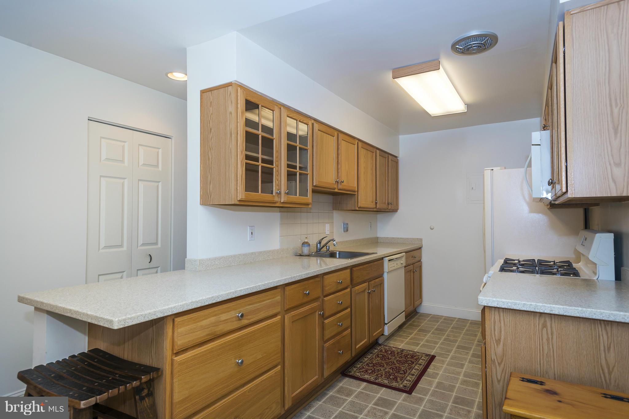 140 Georgetown Road, Unit 6 Annapolis, MD 21403 - Photo 14 of 29 Kitchen