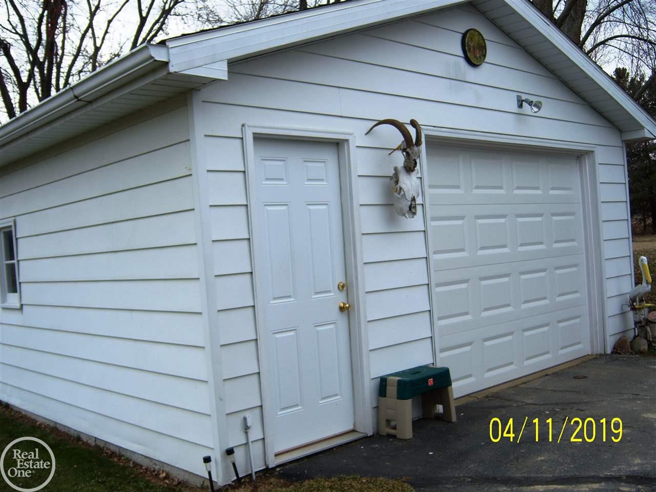 7498 Woodbine Road Lexington, MI 48450 - Photo 17 of 25 31376136-16.JPG