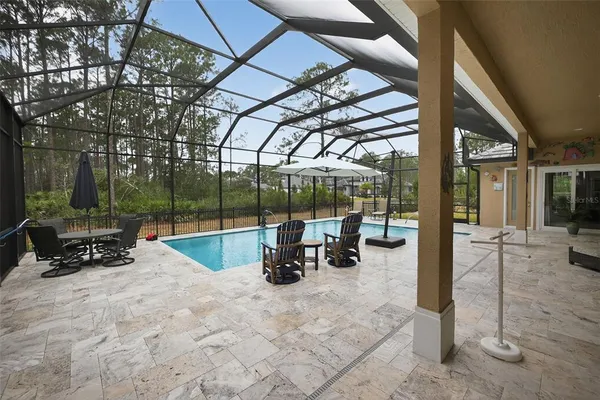 a street sign sitting on a wall