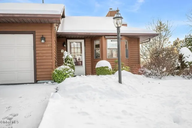 $298,900 | 17 Oxford Road, Bethlehem, NY 12159