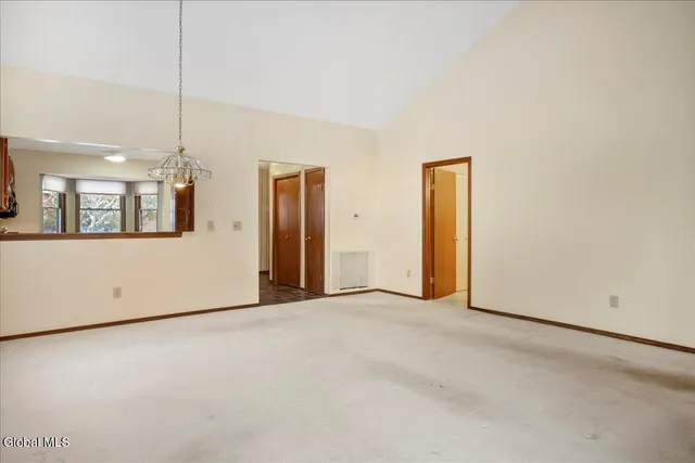 $298,900 | 17 Oxford Road, Bethlehem, NY 12159