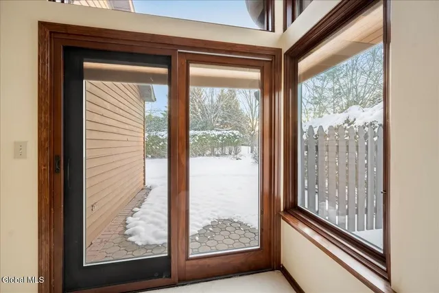 $298,900 | 17 Oxford Road, Bethlehem, NY 12159