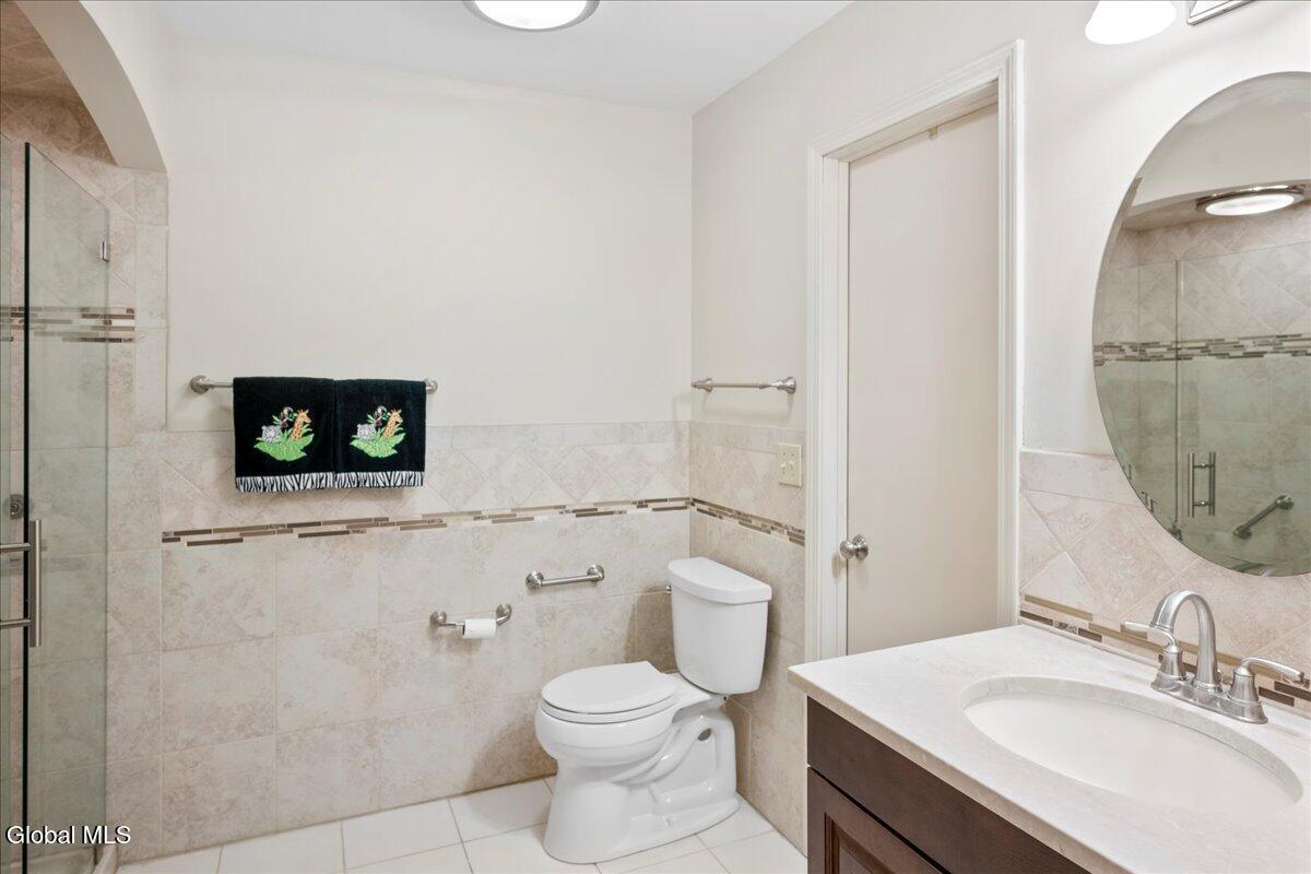 17 Oxford Road Bethlehem, NY 12159 - Photo 15 of 29 15