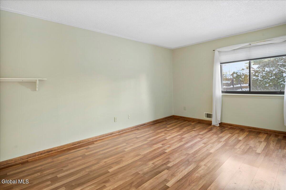 17 Oxford Road Bethlehem, NY 12159 - Photo 18 of 29 18