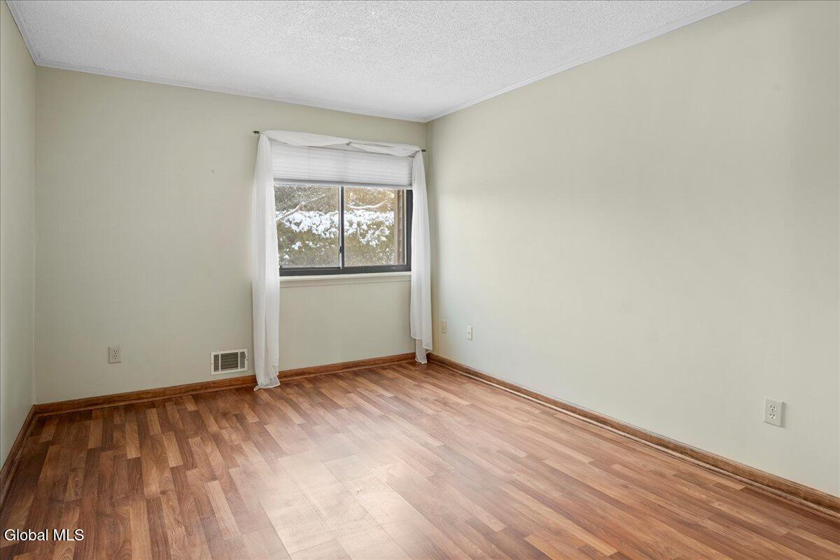 17 Oxford Road Bethlehem, NY 12159 - Photo 19 of 29 19