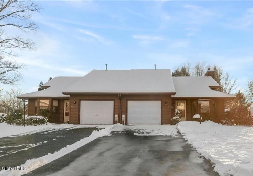 17 Oxford Road Bethlehem, NY 12159 - Photo 2 of 29 2