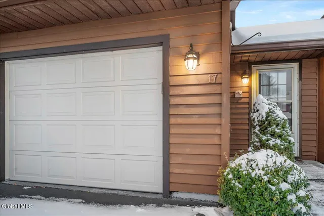 $298,900 | 17 Oxford Road, Bethlehem, NY 12159