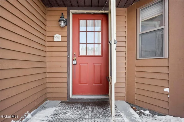 $298,900 | 17 Oxford Road, Bethlehem, NY 12159