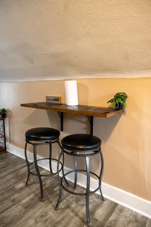 $1,700 | 38 Greenacre Square, Unit 3, Springfield, MA 01105