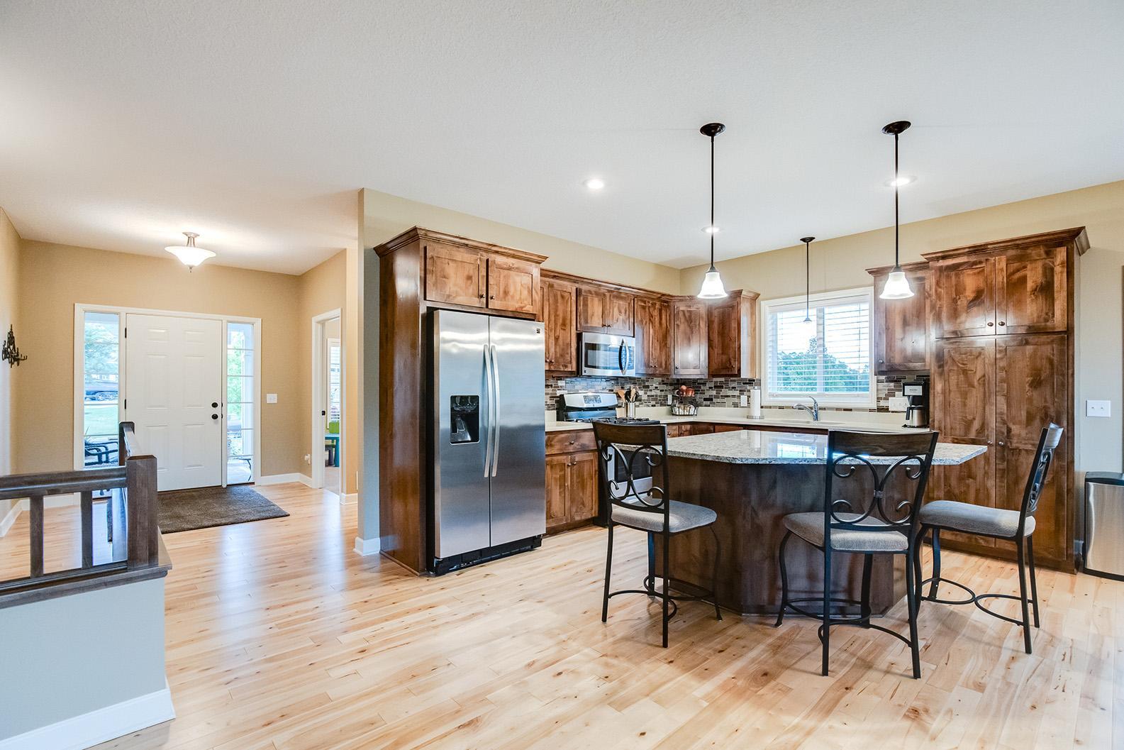 1390 Maple Ridge Court Shakopee, MN 55379 - Photo 5 of 46 Gallery Image 5