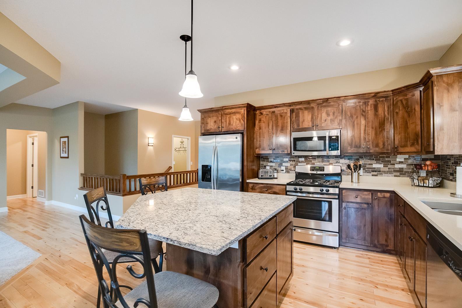 1390 Maple Ridge Court Shakopee, MN 55379 - Photo 7 of 46 Gallery Image 7