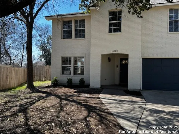 $2,300 | 13602 Possum Hill, San Antonio, TX 78232