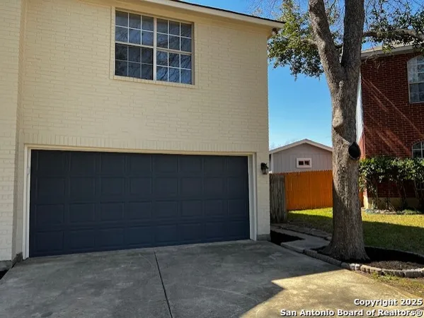 $2,300 | 13602 Possum Hill, San Antonio, TX 78232