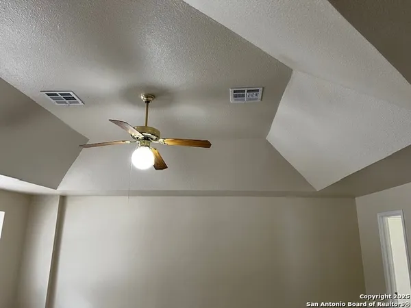 $2,300 | 13602 Possum Hill, San Antonio, TX 78232