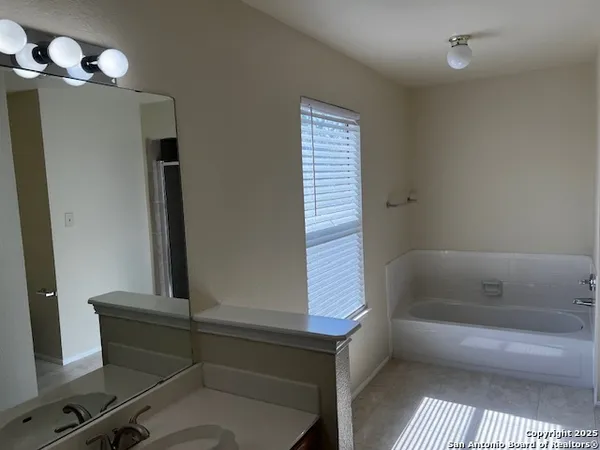 $2,300 | 13602 Possum Hill, San Antonio, TX 78232