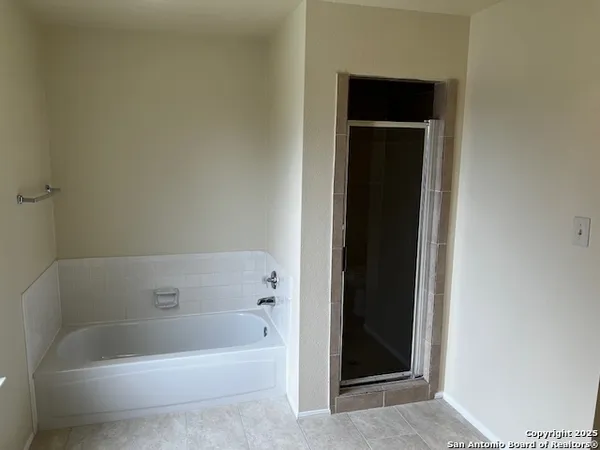 $2,300 | 13602 Possum Hill, San Antonio, TX 78232