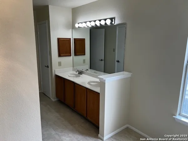 $2,300 | 13602 Possum Hill, San Antonio, TX 78232