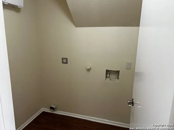 $2,300 | 13602 Possum Hill, San Antonio, TX 78232