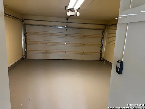 $2,300 | 13602 Possum Hill, San Antonio, TX 78232