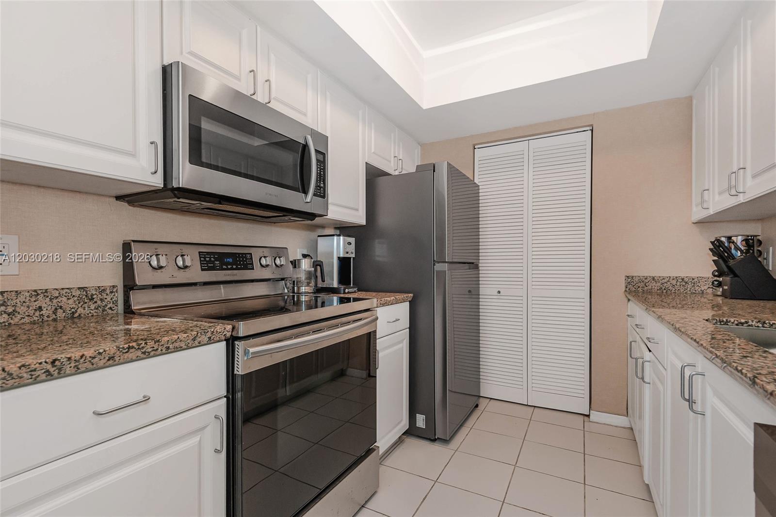 90 Alton Road, Unit 607 Miami Beach, FL 33139 - Photo 11 of 25