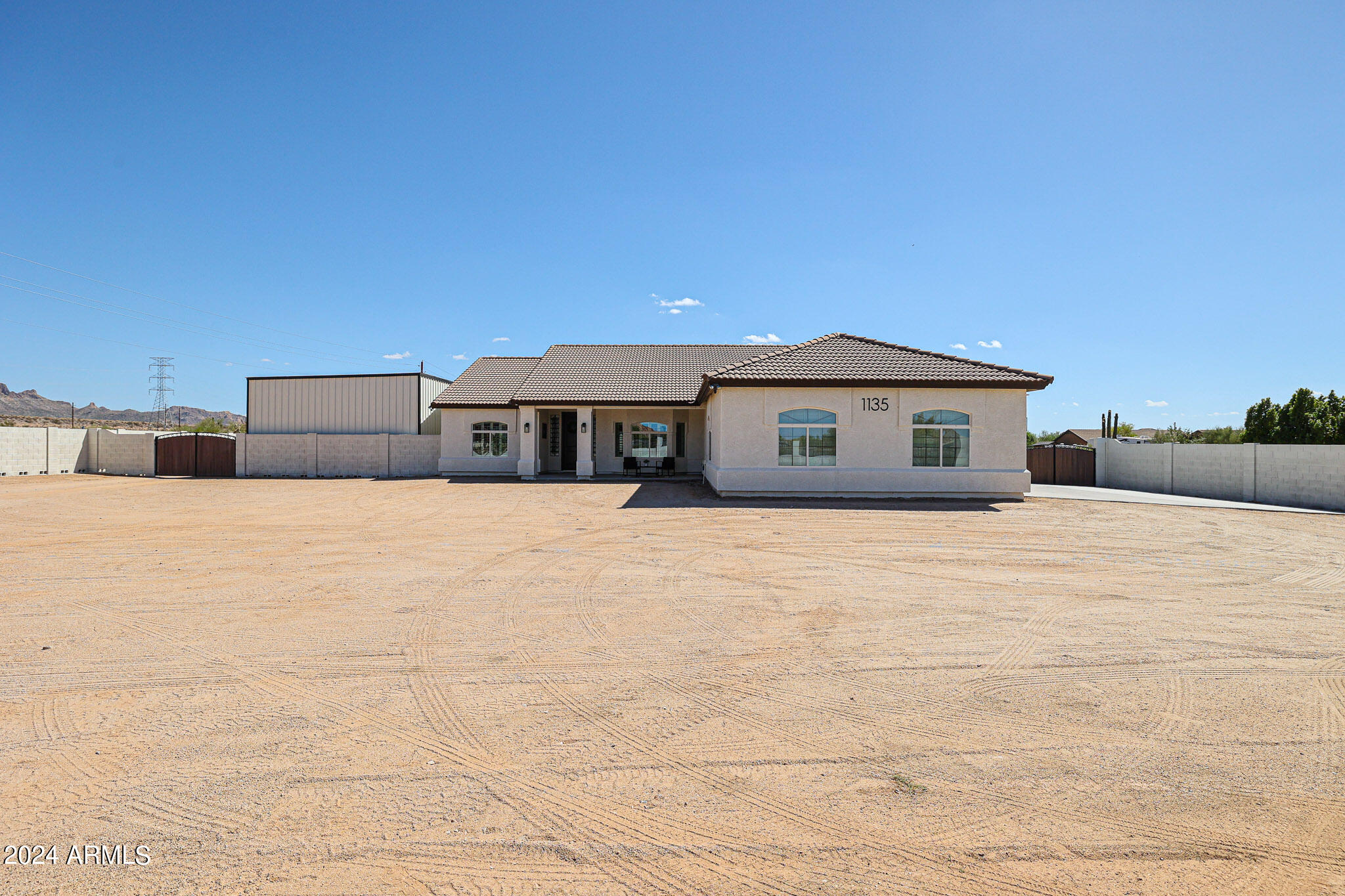 1135 North Signal Butte Road Mesa, AZ 85207 - Photo 2 of 67 Front of Home
