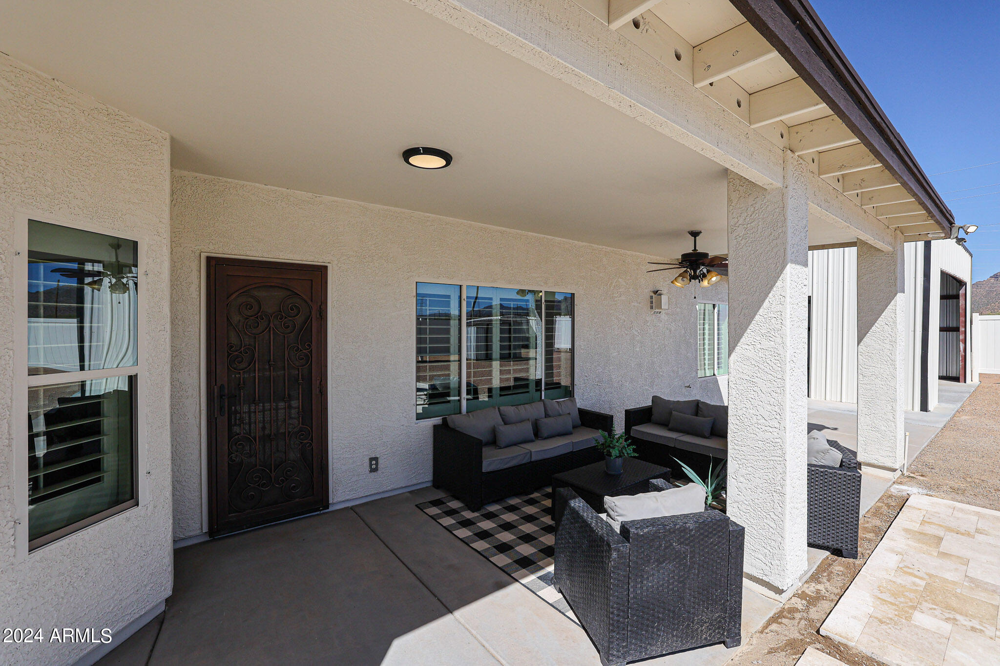 1135 North Signal Butte Road Mesa, AZ 85207 - Photo 44 of 67 Comfortable seating area