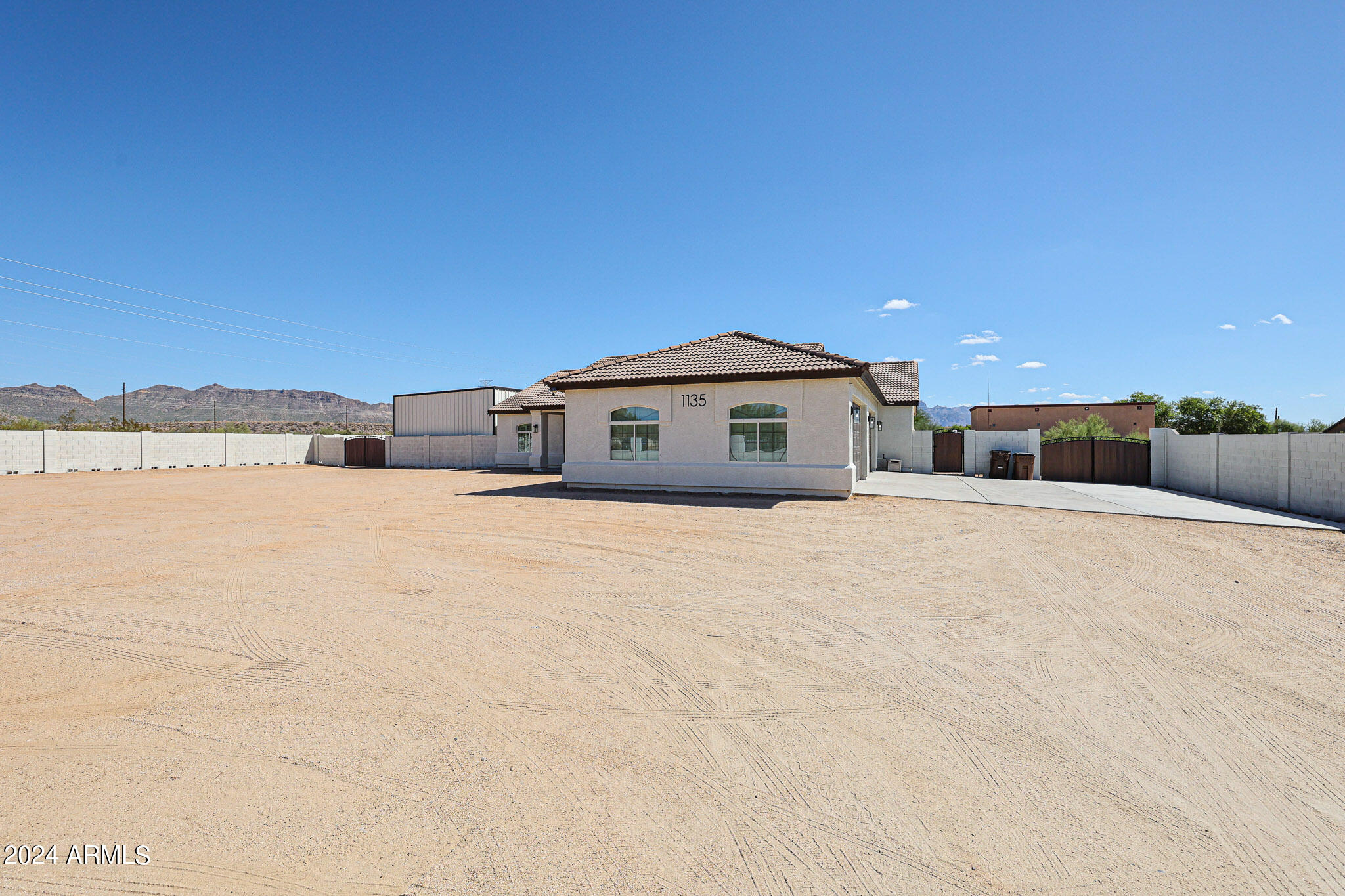 1135 North Signal Butte Road Mesa, AZ 85207 - Photo 5 of 67 Extended Driveway