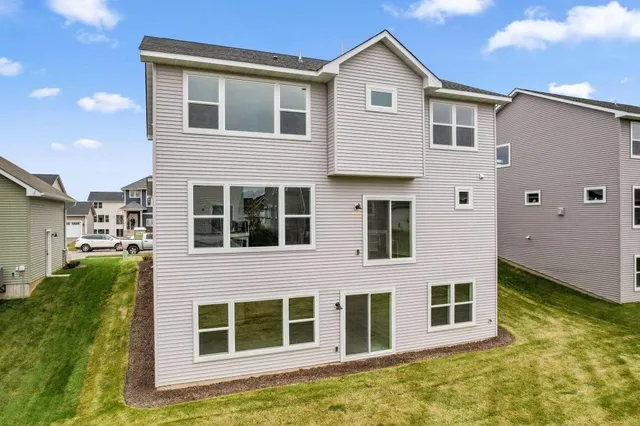 $699,900 | 11797 35th Street North, Lake Elmo, MN 55042