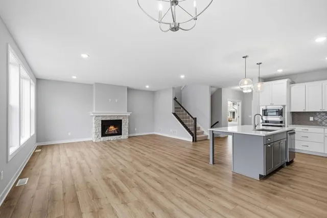 $699,900 | 11797 35th Street North, Lake Elmo, MN 55042