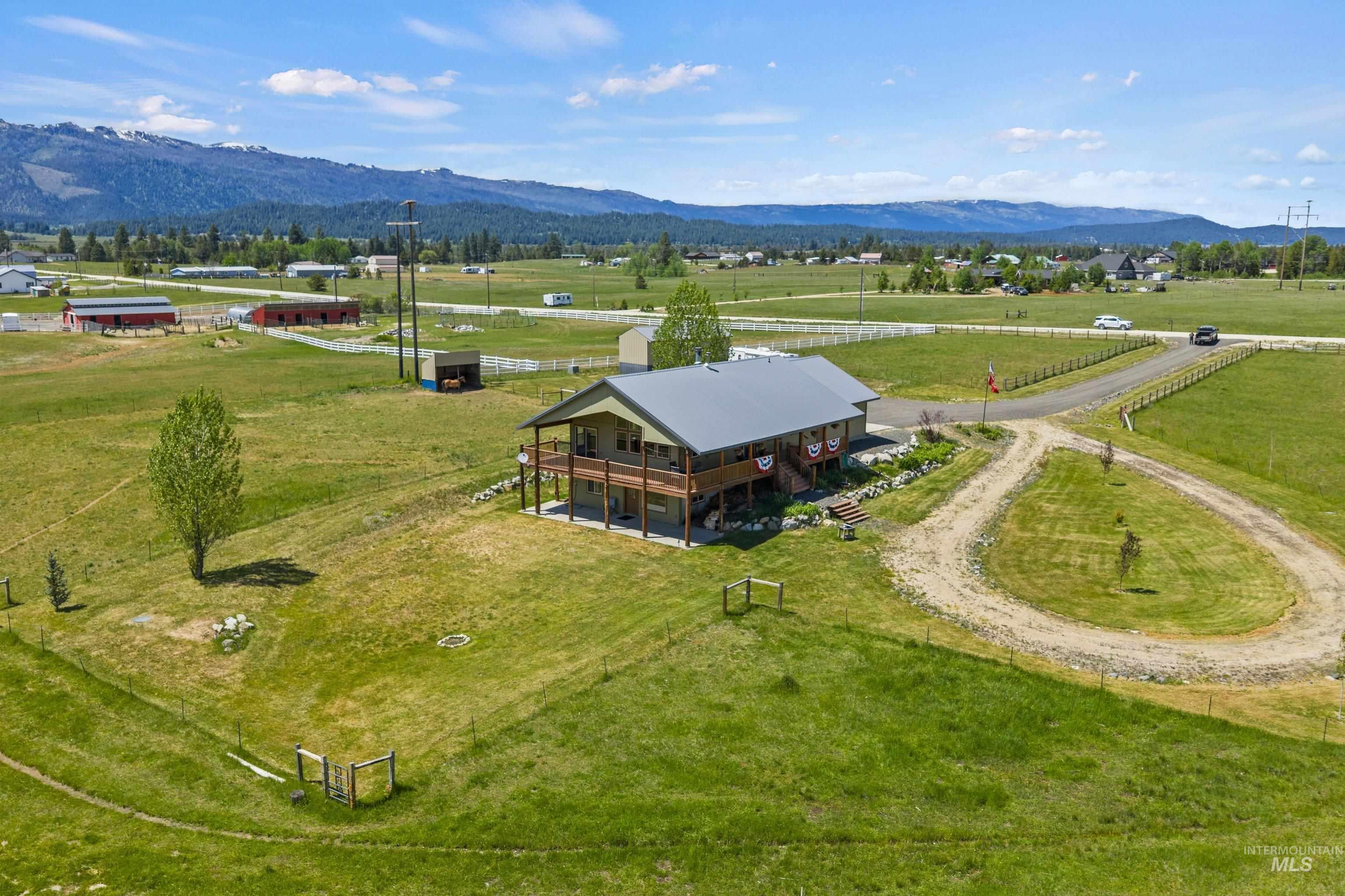 136 Goslin Loop Cascade, ID 83611 - Photo 8 of 50