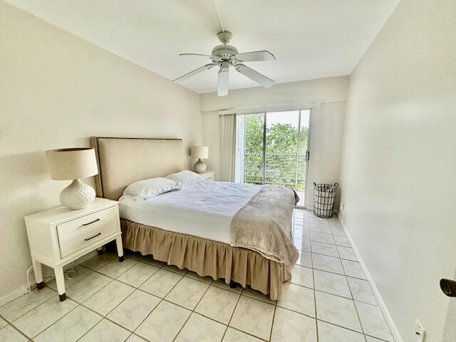 588 Mansfield M Boca Raton, FL 33434 - Photo 9 of 27 Second Bedroom
