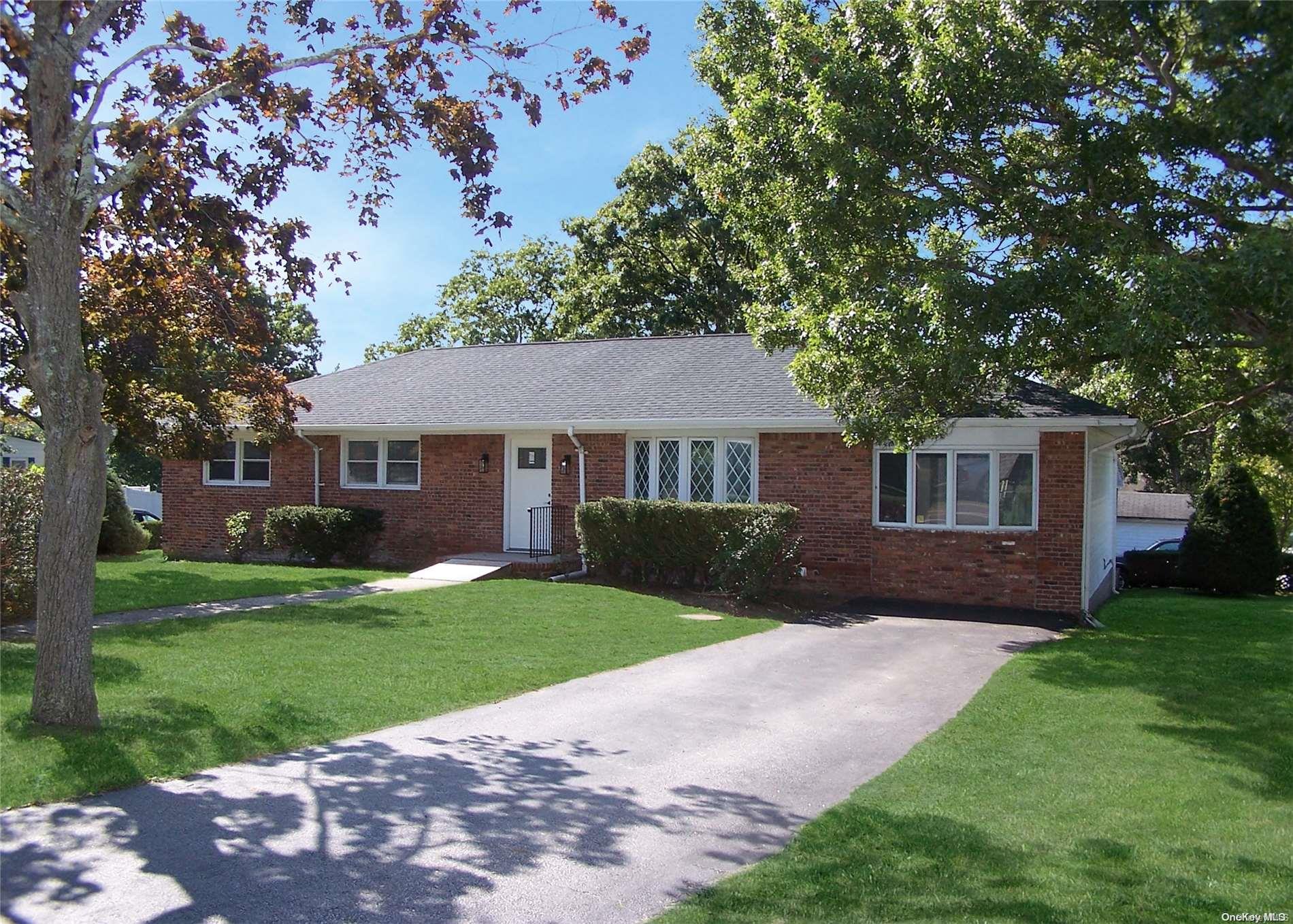 774 Old North Ocean Avenue Patchogue, NY 11772 - Photo 1 of 1 Front