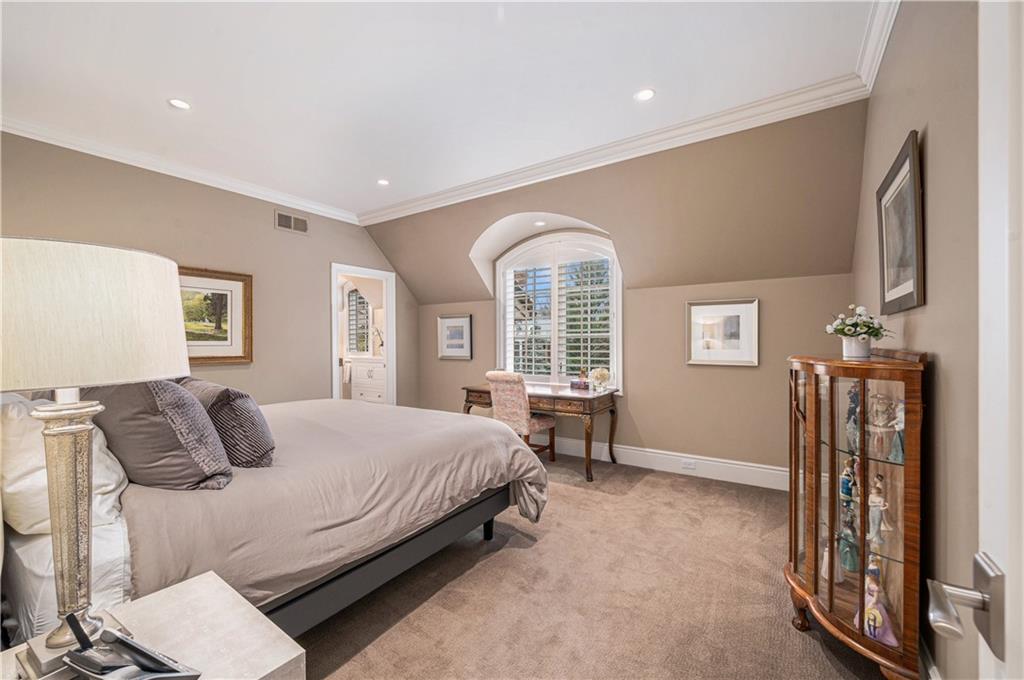 1901 Stratford Road Mission Hills, KS 66208 - Photo 30 of 55