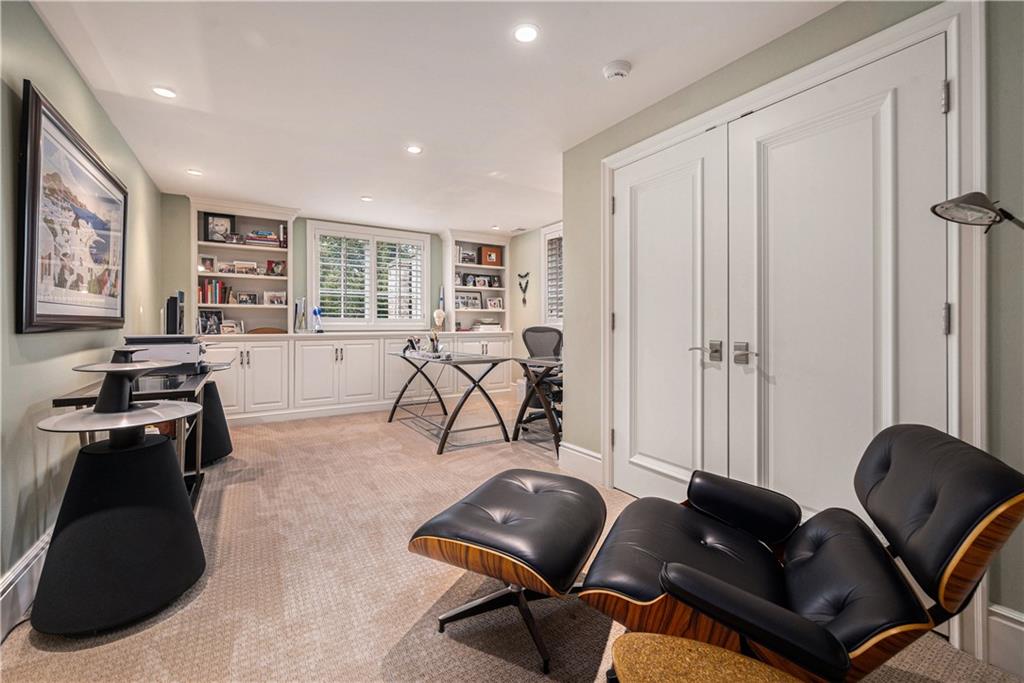 1901 Stratford Road Mission Hills, KS 66208 - Photo 44 of 58