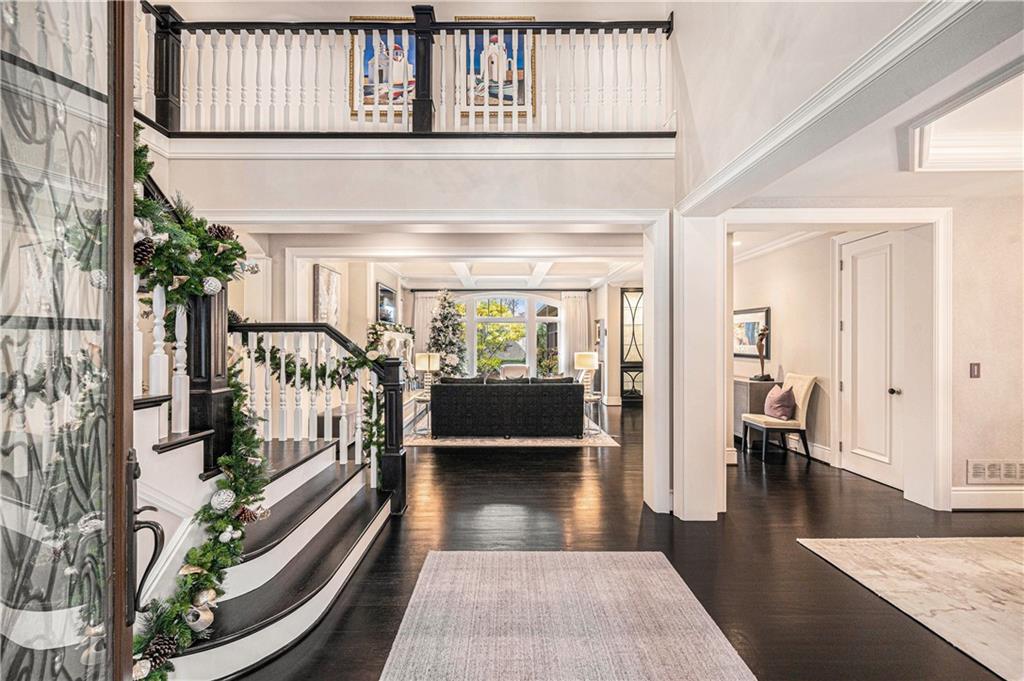 1901 Stratford Road Mission Hills, KS 66208 - Photo 5 of 55