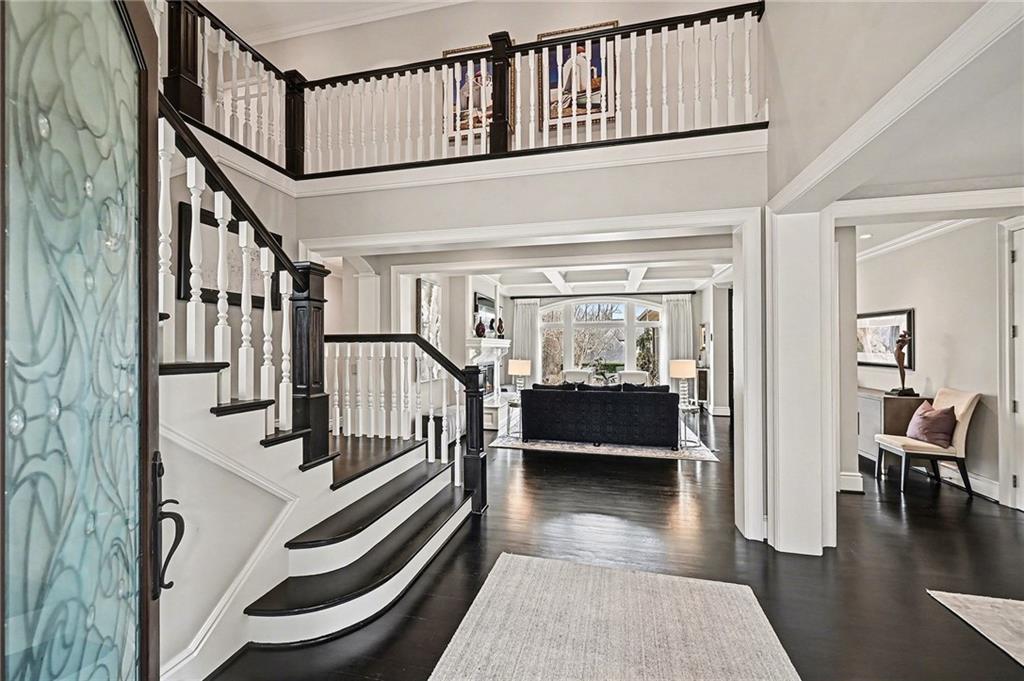 1901 Stratford Road Mission Hills, KS 66208 - Photo 5 of 58