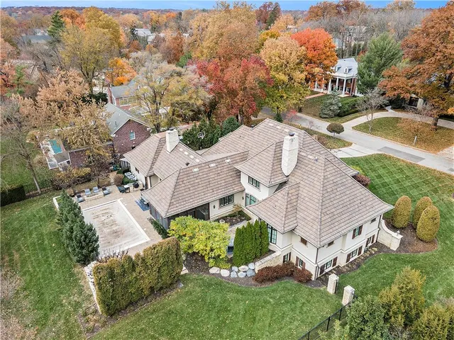 $3,450,000 | 1901 Stratford Road, Mission Hills, KS 66208