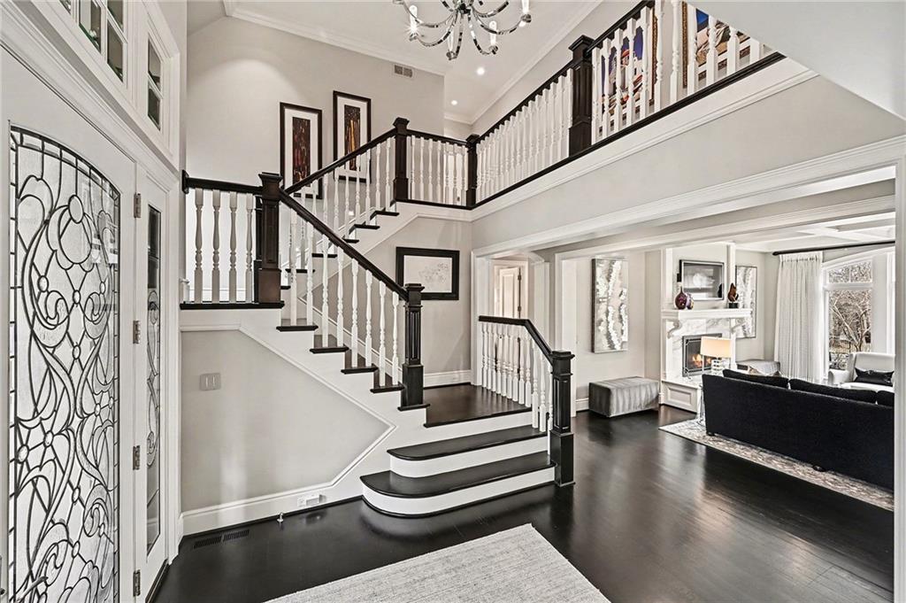 1901 Stratford Road Mission Hills, KS 66208 - Photo 7 of 58