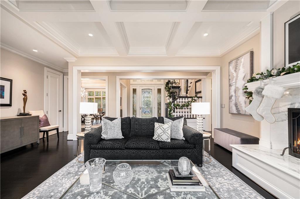 1901 Stratford Road Mission Hills, KS 66208 - Photo 9 of 55