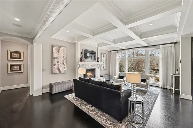 $3,450,000 | 1901 Stratford Road, Mission Hills, KS 66208