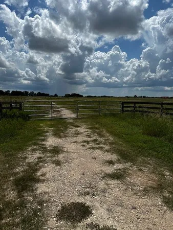 $399,000 | 1994 FM 1994 Road, Guy, TX 77444