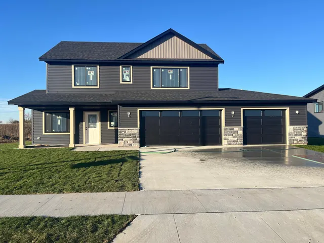 $439,900 | 2206 Elk Run Dr Pine Island Southeast, Pine Island, MN 55963