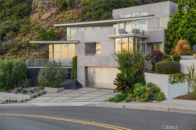 $4,995,000 | 704 Nyes Place, Laguna Beach, CA 92651